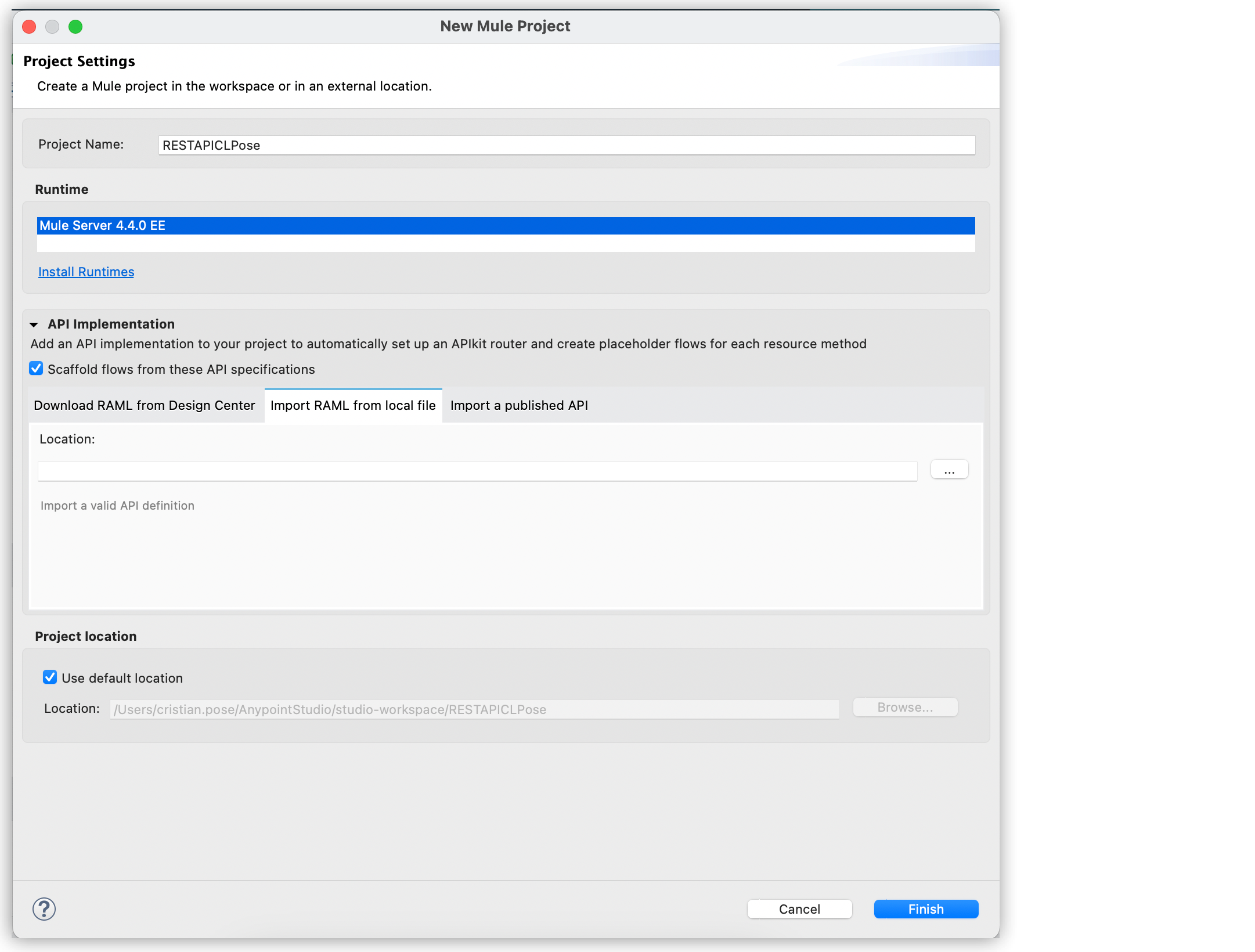 [API implementation (API 実装)] セクションで *[Import RAML from Local File (ローカルファイルから RAML をインポート)]*が強調表示されています